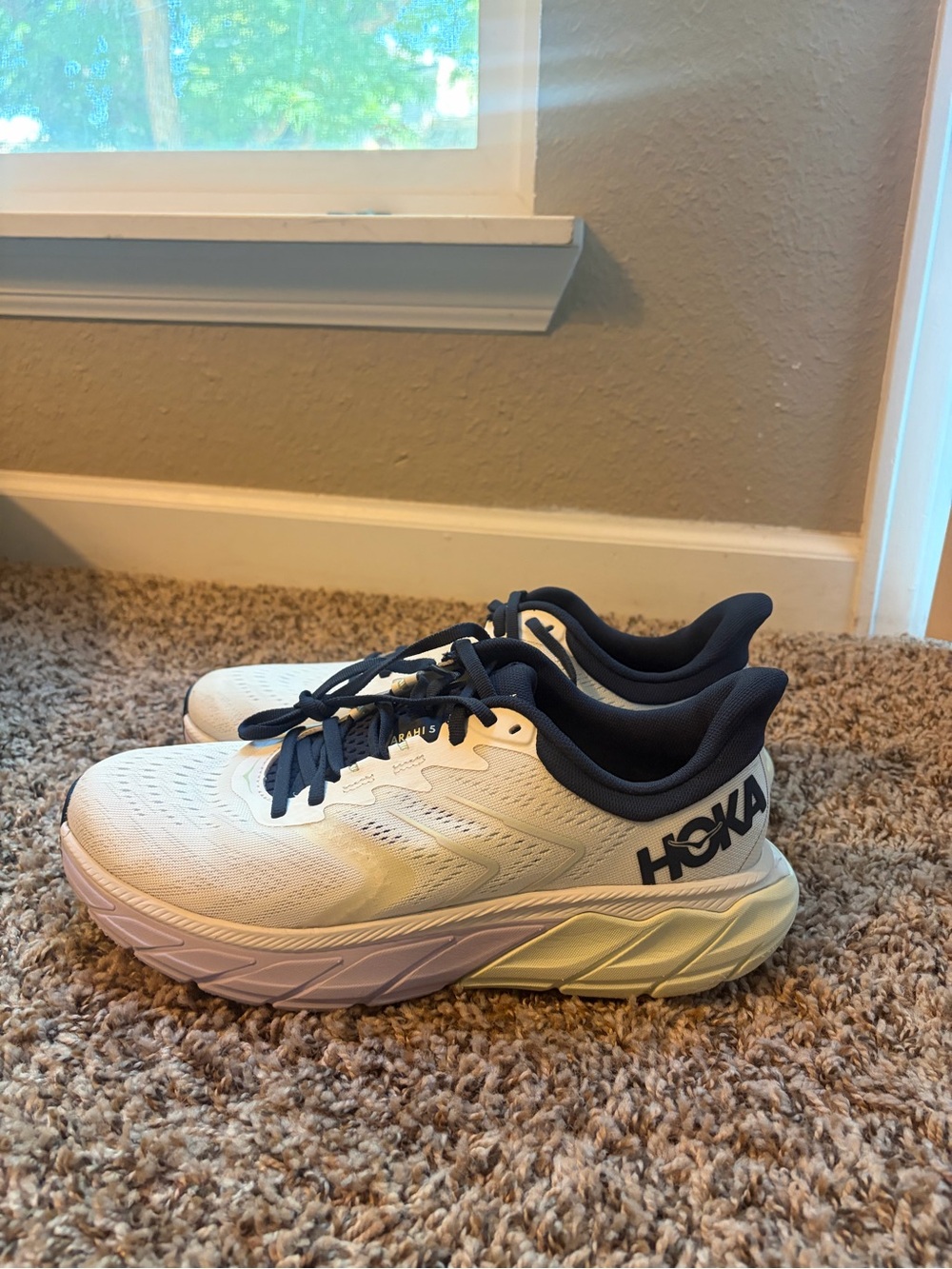 Hoka Arahi 5